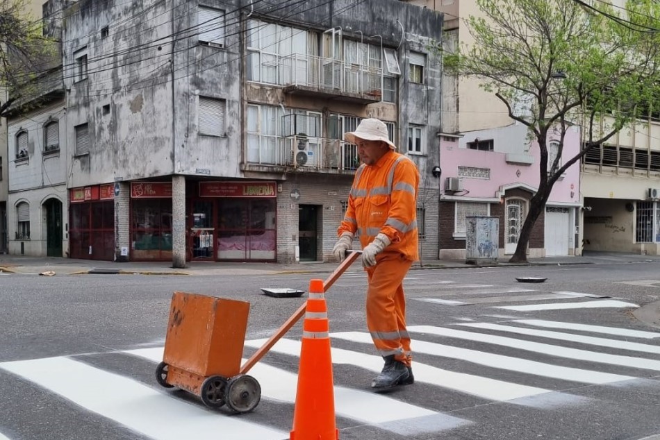 Avanza la renovación de la señalización en calles y avenidas